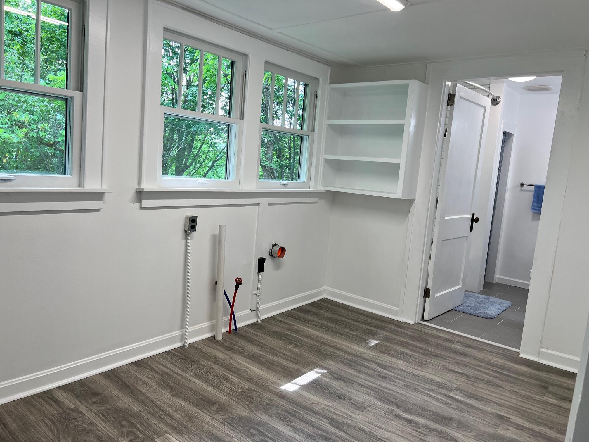 174 Hamilton Road Elizabethton, TN 37643 - Photo 15 of 31 Laundry