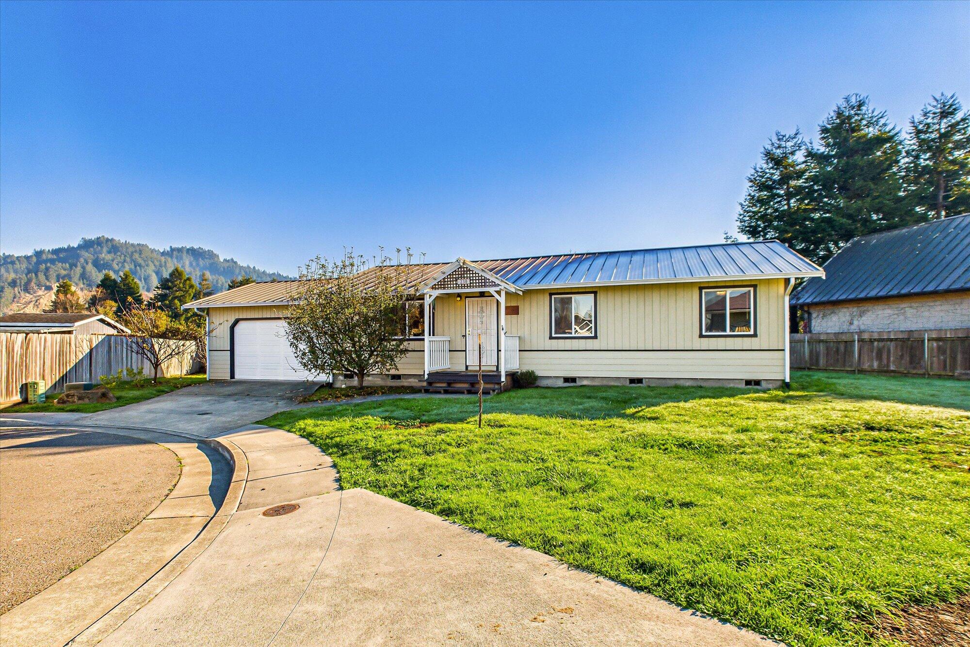 230 Smither Court Rio Dell, CA 95562 - Photo 5 of 37
