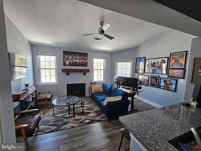 $1,850 | 20332 Beechwood Terrace, Unit 300, Ashburn, VA 20147