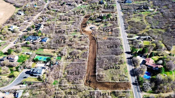 $385,000 | 25 East Two Woods Lane, Unit 6, Woodland Hills, UT 84653