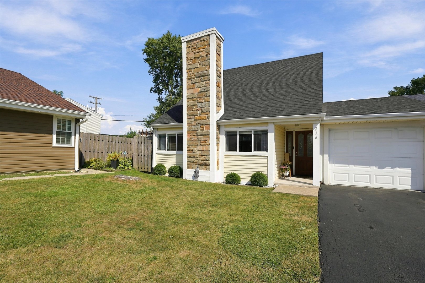 216 Robbin Drive Romeoville, IL 60446 - Photo 2 of 31 Gallery Image 2