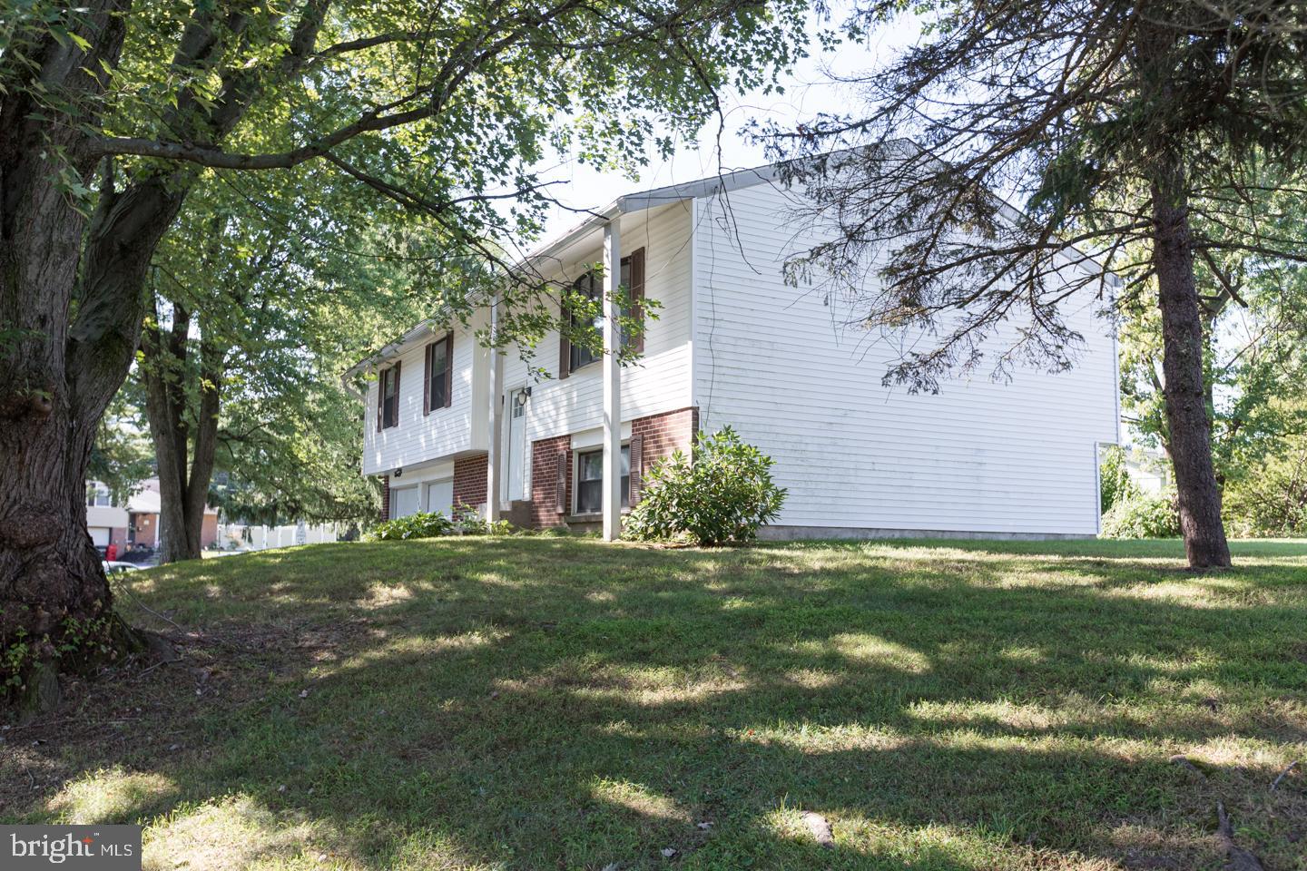 560 Lowell Road Warminster, PA 18974 - Photo 7 of 50