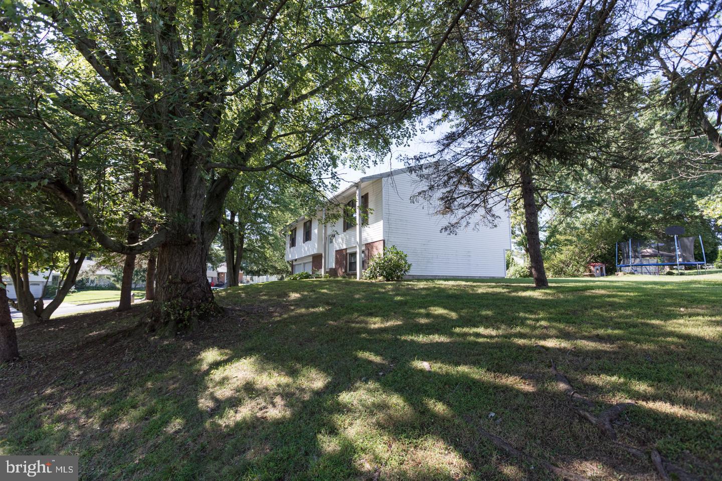 560 Lowell Road Warminster, PA 18974 - Photo 8 of 50