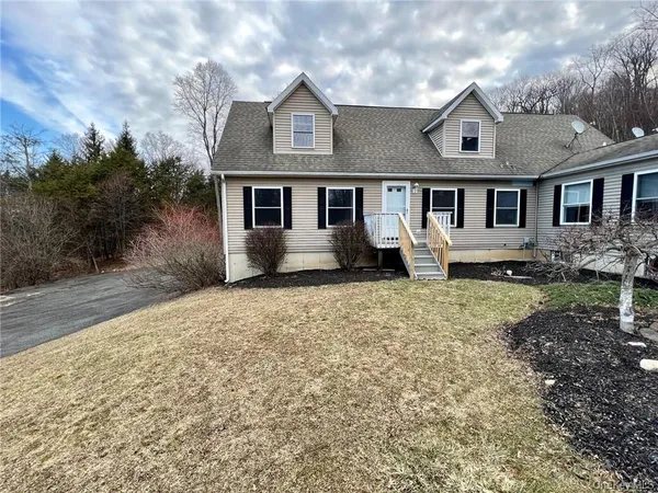 $3,150 | 492 Midland Lake Road, Unit 2, Middletown, NY 10941