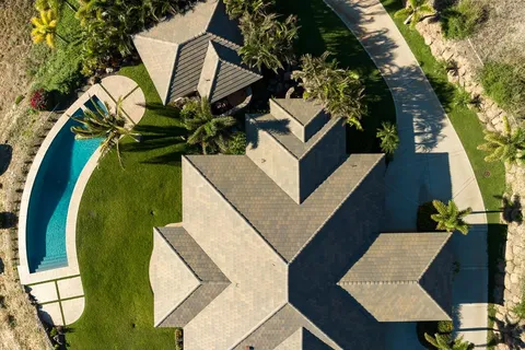 a view of an swimming pool and an outdoor space