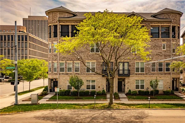 $725,000 | 104 West Monument Avenue, Dayton, OH 45402