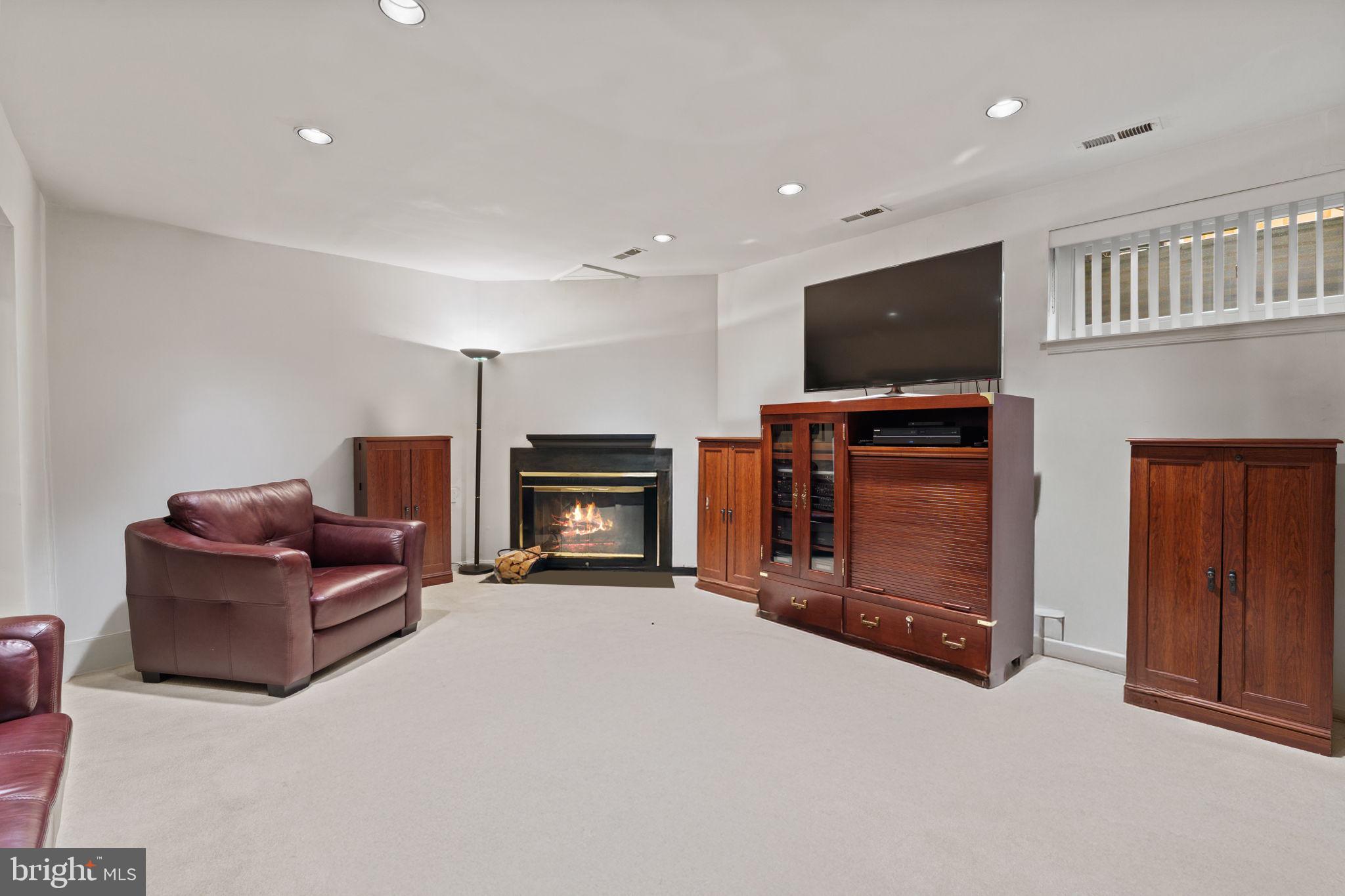 1912 Dennis Avenue Silver Spring, MD 20902 - Photo 22 of 40