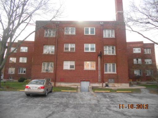 69 Longcommon Road, Unit C2 Riverside, IL 60546 - Photo 10 of 11