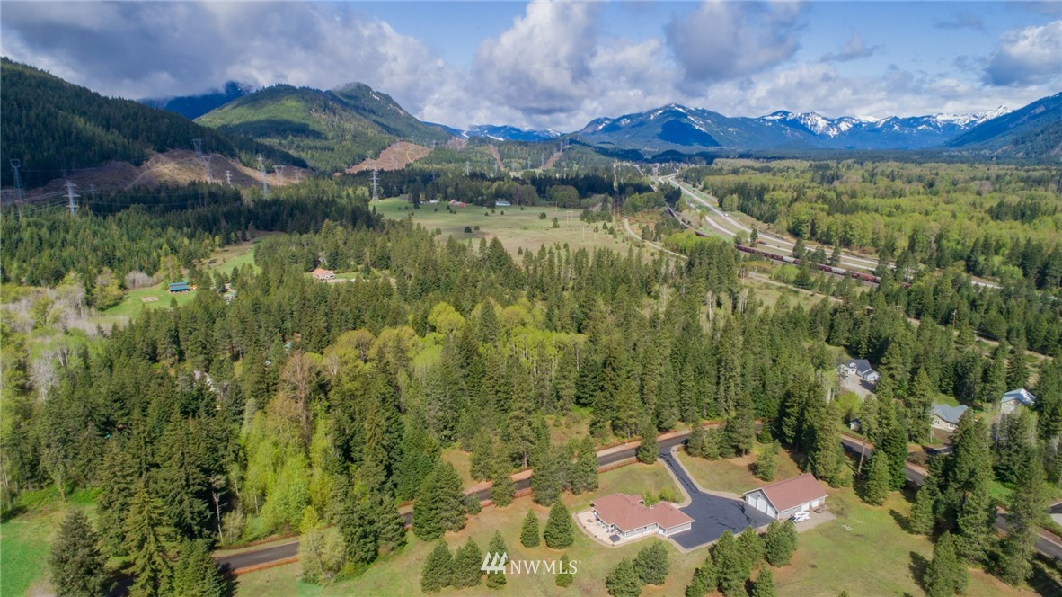 10 Old Cedars Road Cle Elum, WA 98922 - Photo 2 of 9 a view of lake and mountain