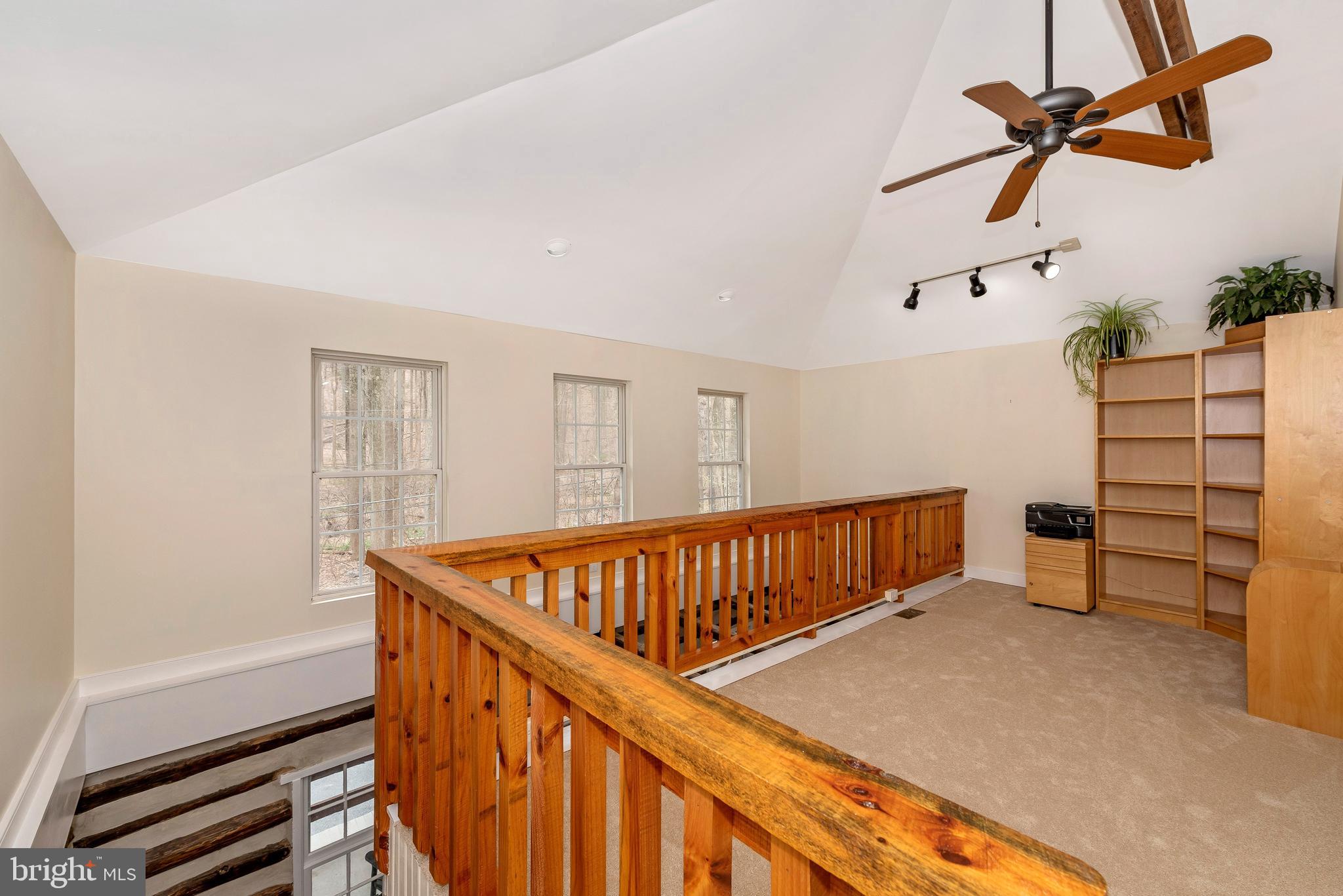 9507 Hamburg Road Frederick, MD 21702 - Photo 17 of 53 Upper level front room area