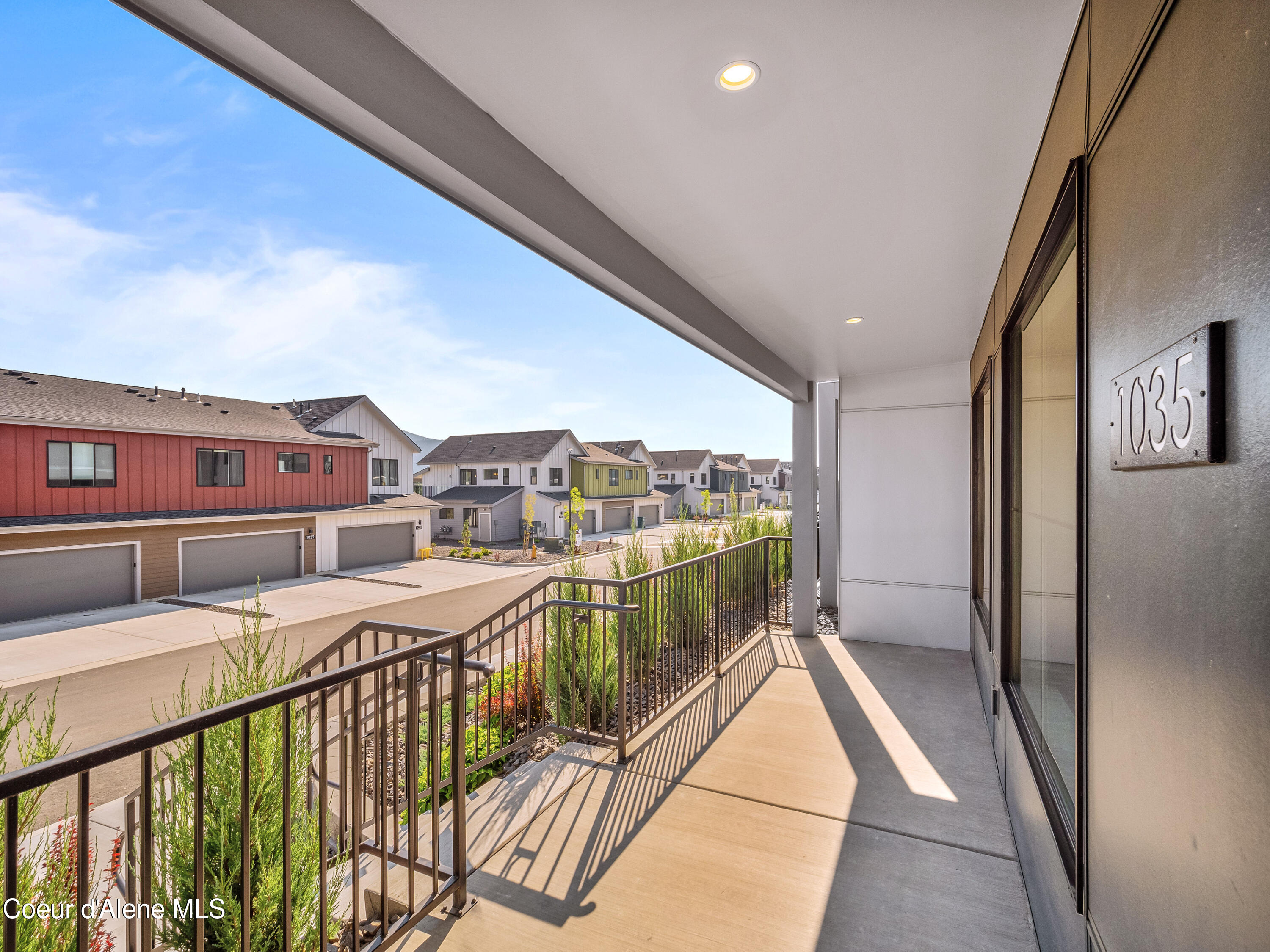 1035 East RR Avenue Post Falls, ID 83854 - Photo 2 of 43 web_Vista_1035_8_24_01