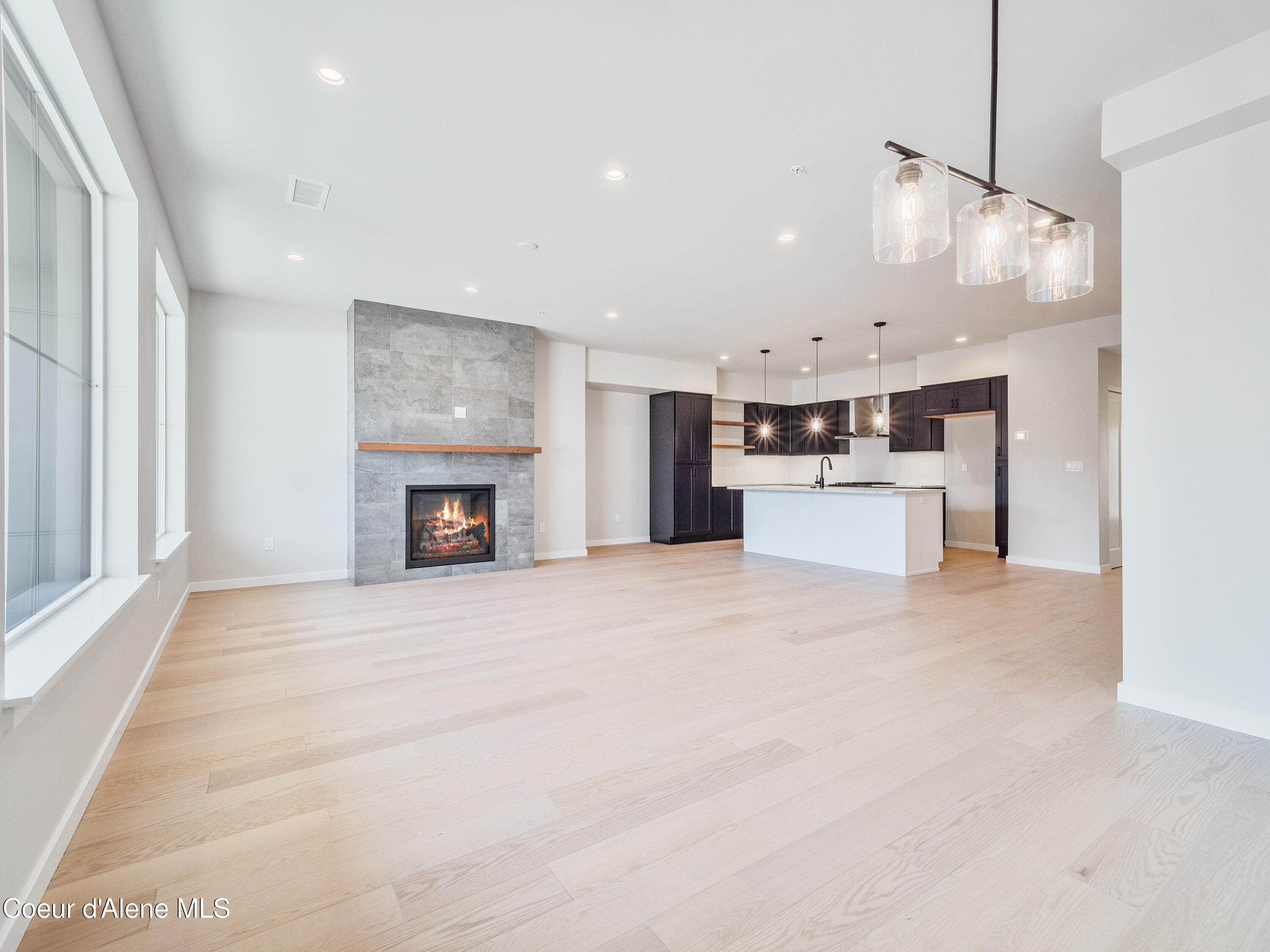 1035 East RR Avenue Post Falls, ID 83854 - Photo 4 of 43 web_Vista_1035_8_24_08