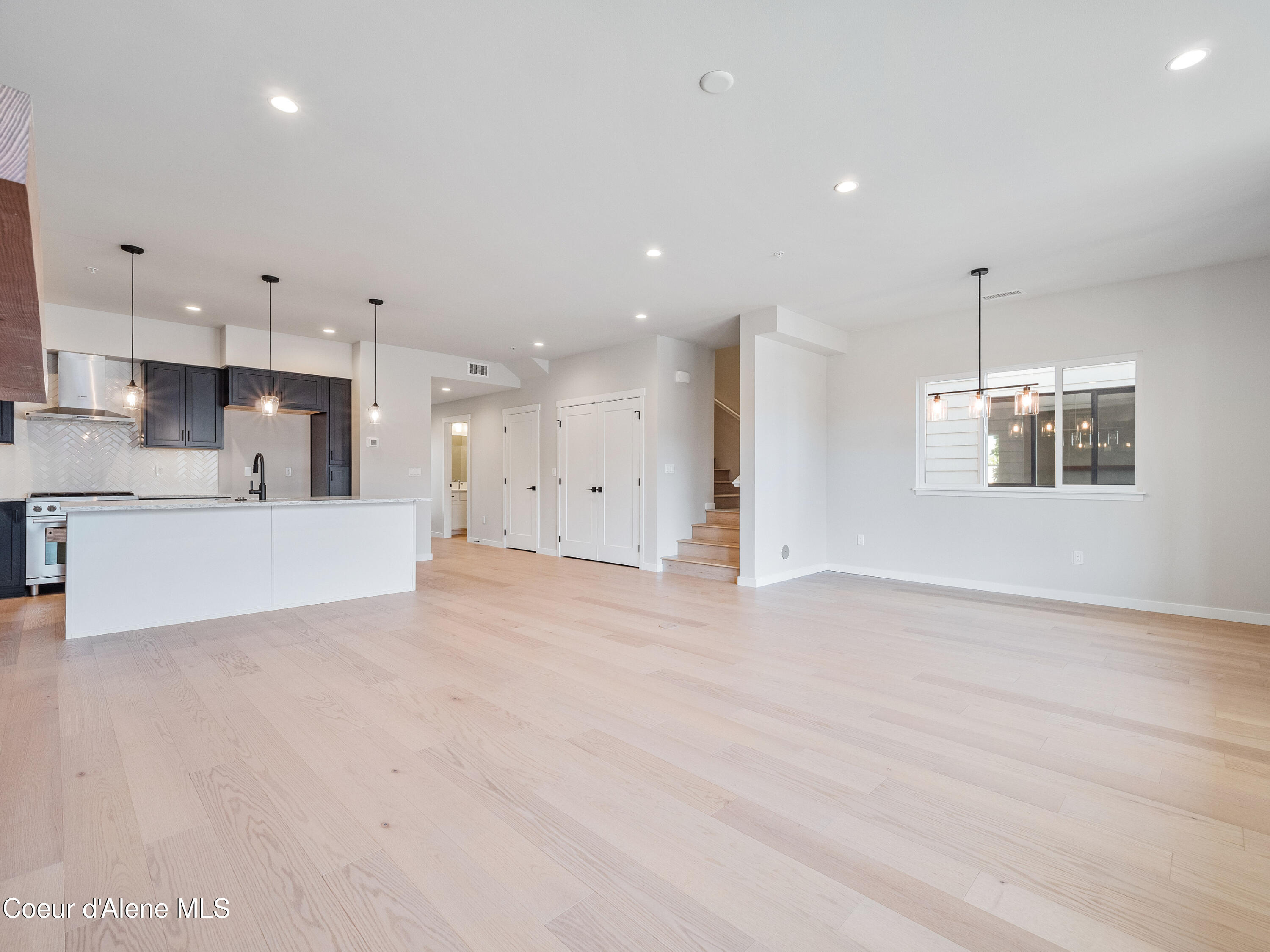 1035 East RR Avenue Post Falls, ID 83854 - Photo 7 of 43 web_Vista_1035_8_24_07