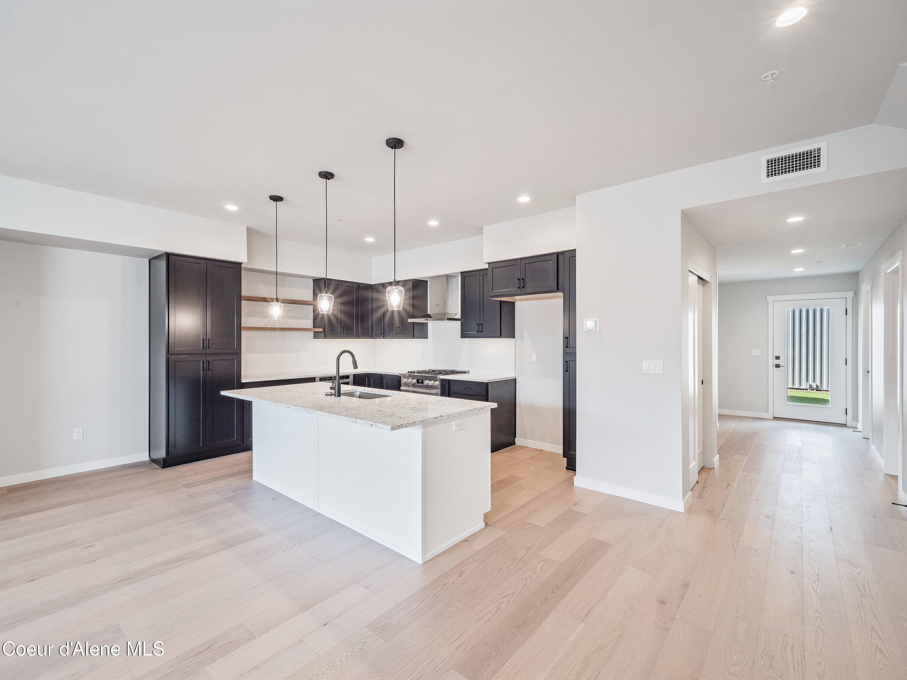 1035 East RR Avenue Post Falls, ID 83854 - Photo 8 of 43 web_Vista_1035_8_24_09