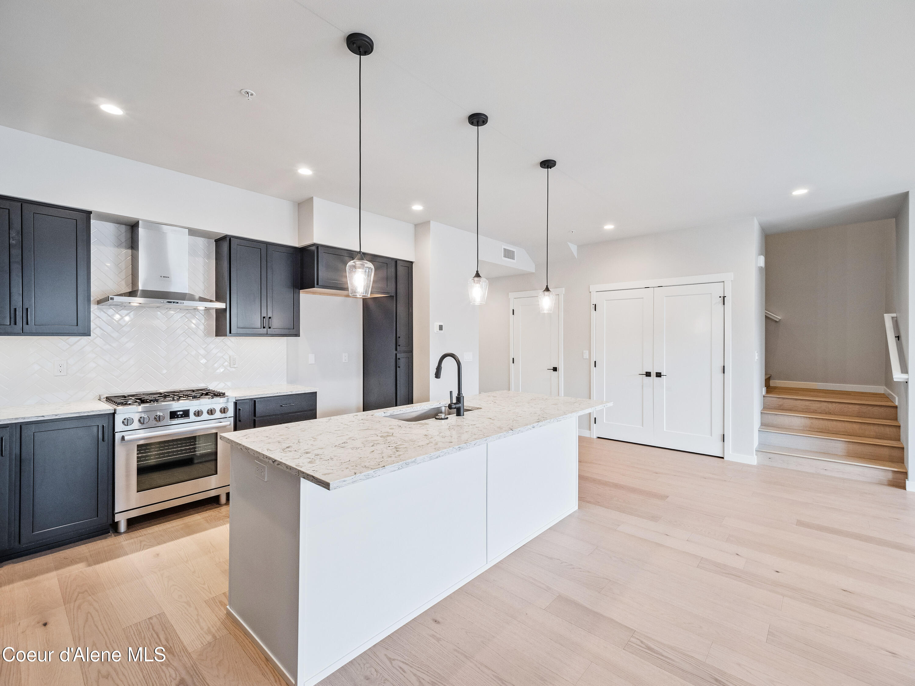 1035 East RR Avenue Post Falls, ID 83854 - Photo 10 of 43 web_Vista_1035_8_24_10