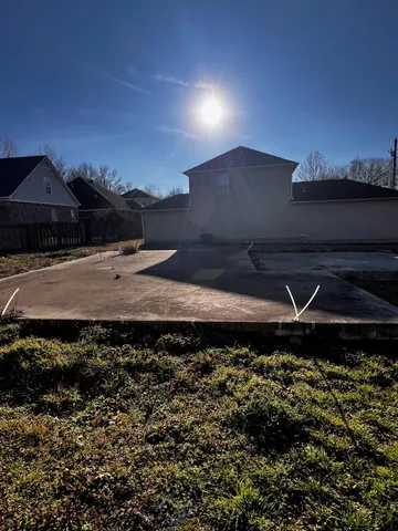 a black and white photo of a room