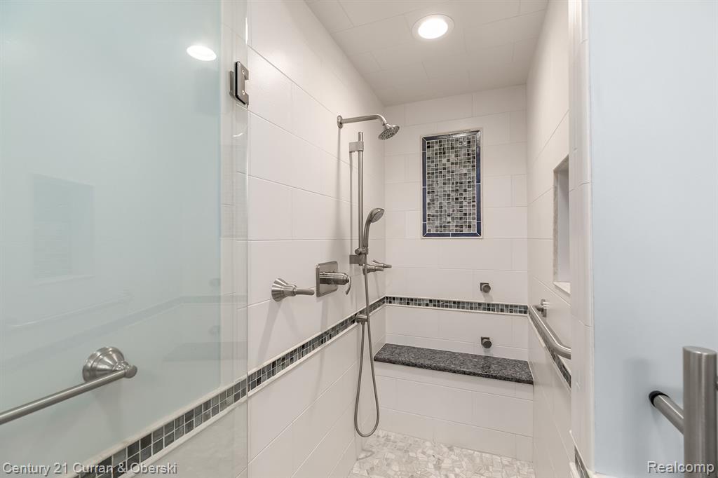 24012 Glen Ridge Court Novi, MI 48375 - Photo 23 of 27