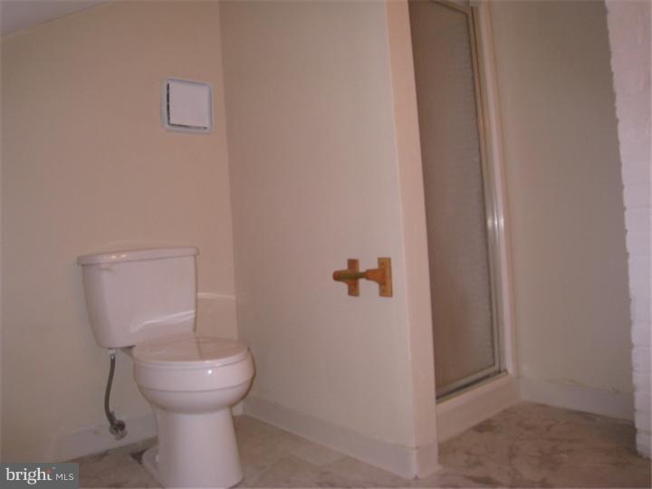 109 Goldengate Road Levittown, PA 19057 - Photo 15 of 23 Bathroom