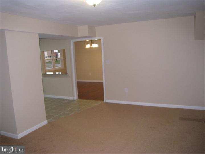 109 Goldengate Road Levittown, PA 19057 - Photo 8 of 23 Living Room