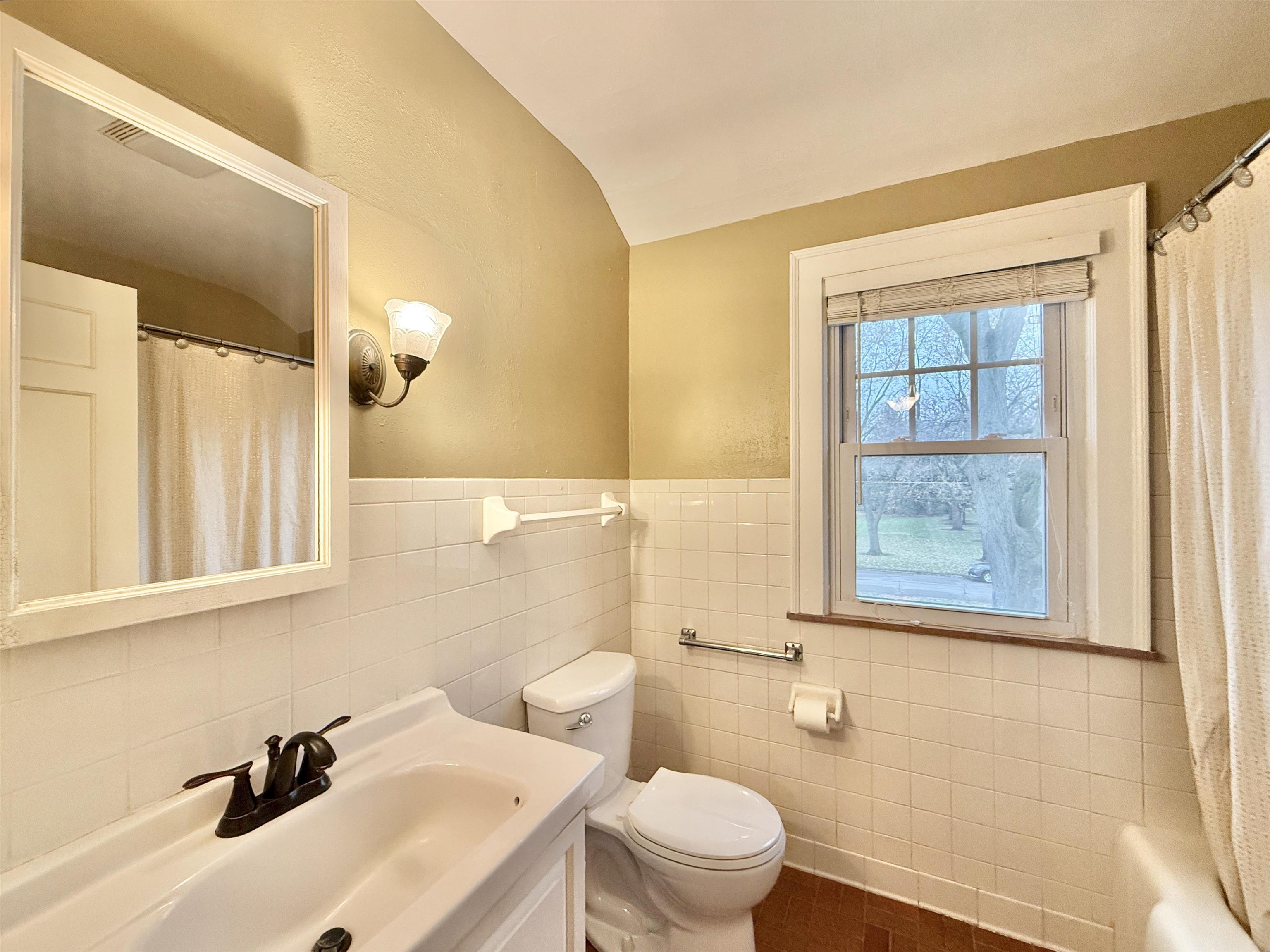 1719 Emerson Street Beloit, WI 53511 - Photo 21 of 33