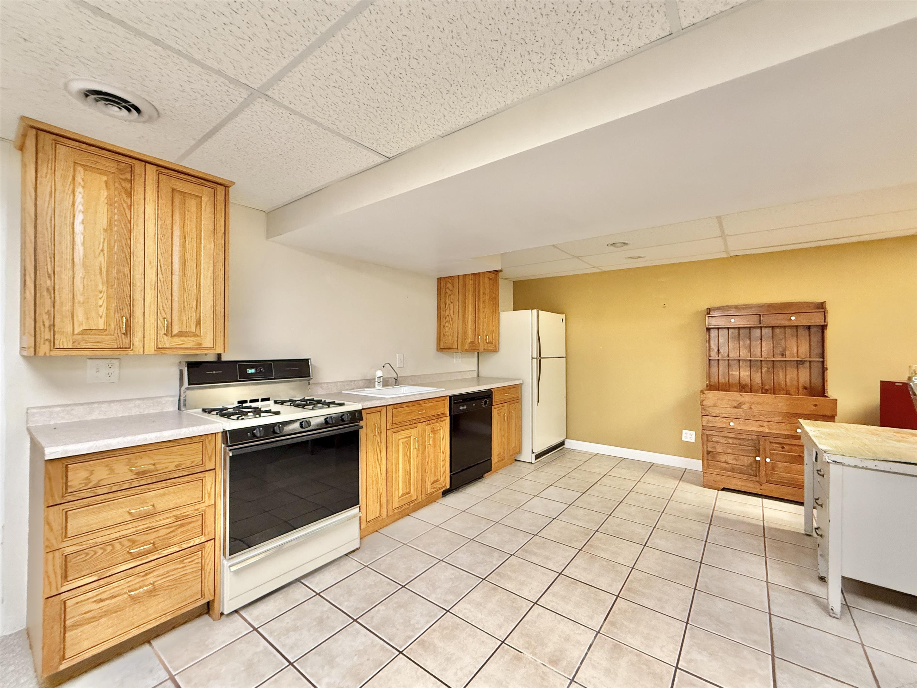 1719 Emerson Street Beloit, WI 53511 - Photo 28 of 33