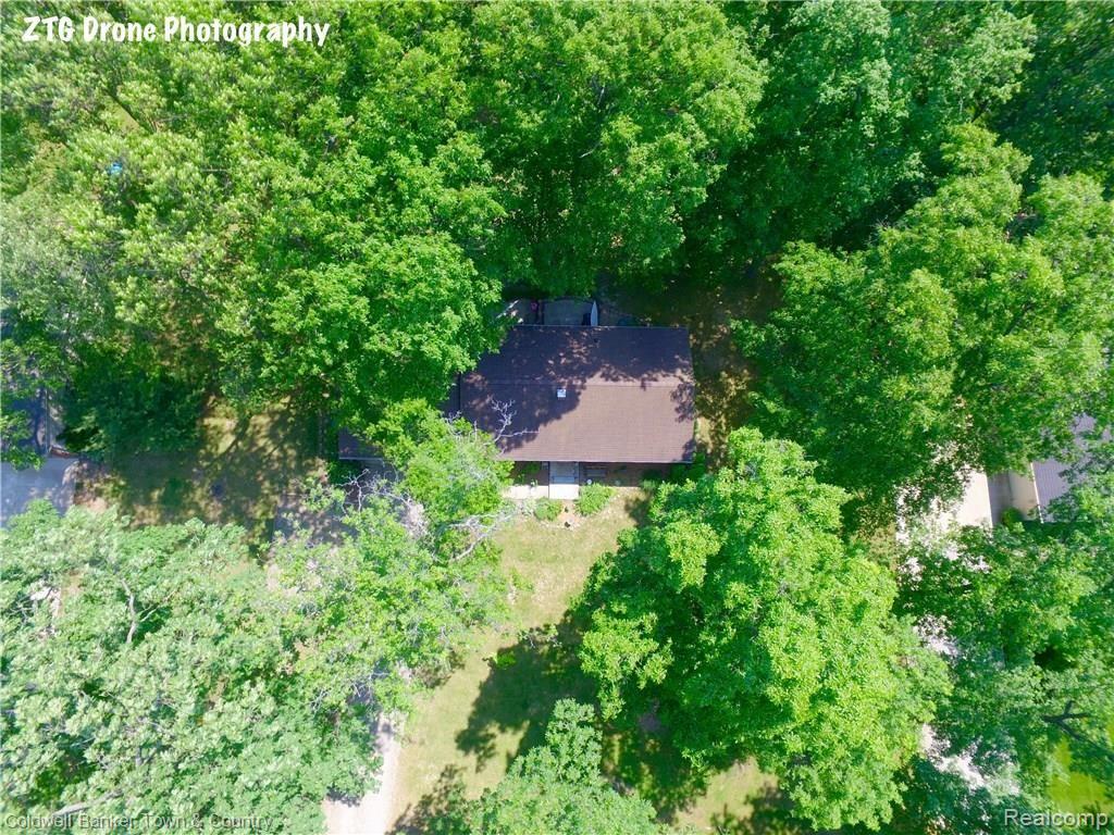 1010 Oakcrest Road Howell, MI 48843 - Photo 25 of 33 DJI_0147.jpg