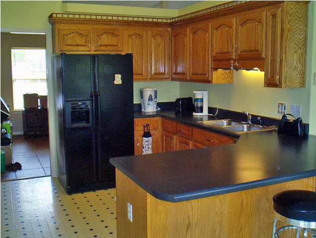 6233 Hunters Ridge Drive Milton, FL 32570 - Photo 4 of 7 Another Kitchen View