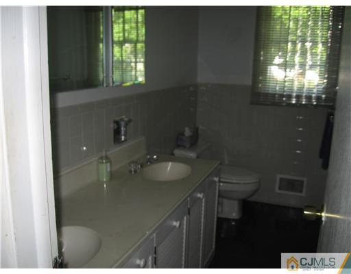 269 Colfax Road North Brunswick, NJ 08902 - Photo 10 of 14 Gallery Image 10