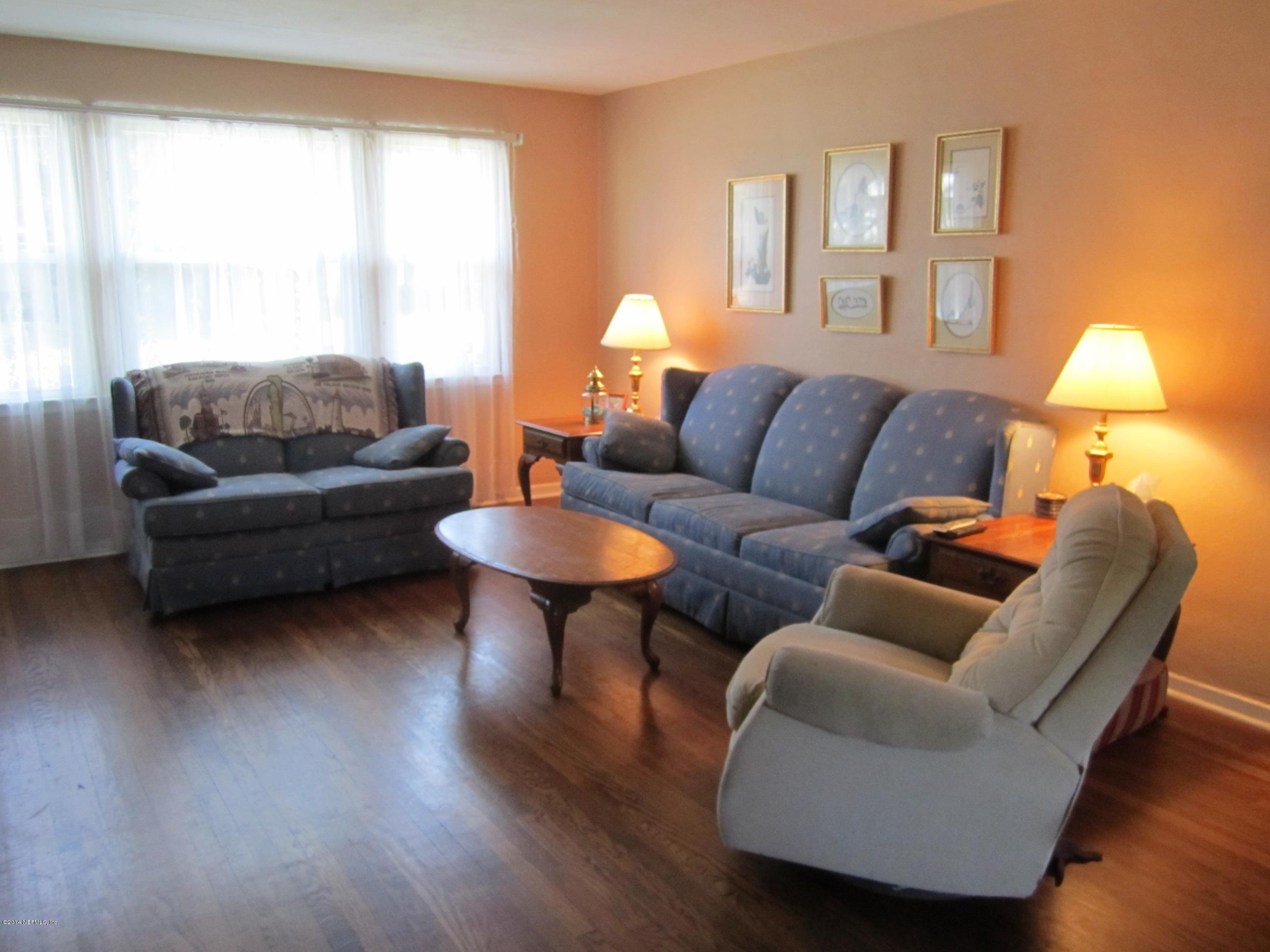 4677 Martingale Road Jacksonville, FL 32210 - Photo 5 of 24 Living room 2