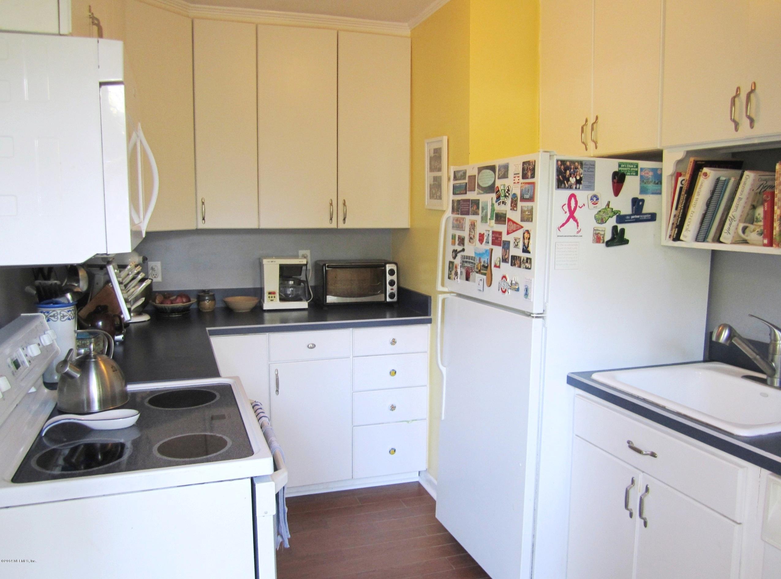 4677 Martingale Road Jacksonville, FL 32210 - Photo 8 of 24 Kitchen