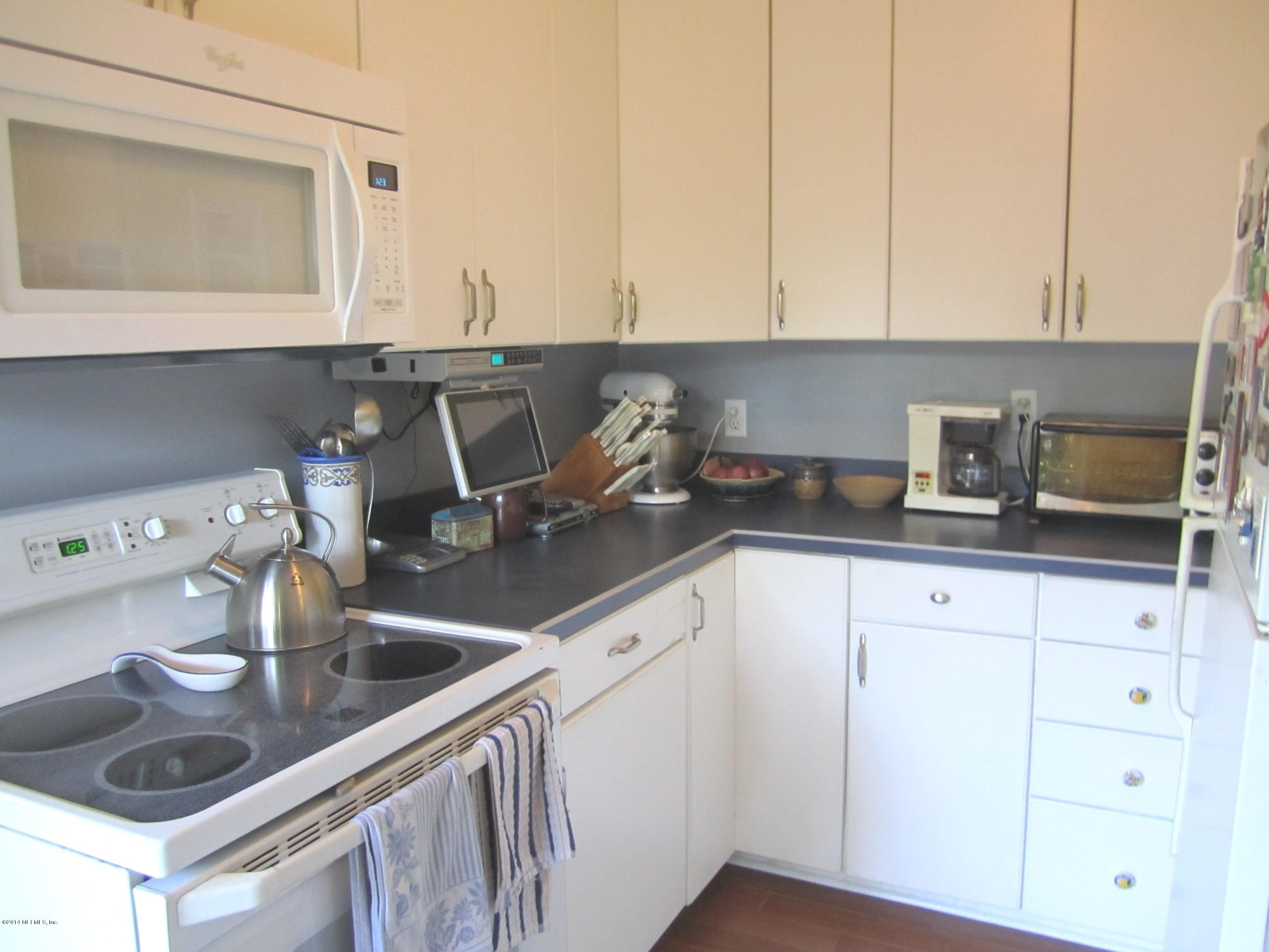 4677 Martingale Road Jacksonville, FL 32210 - Photo 9 of 24 Kitchen 2