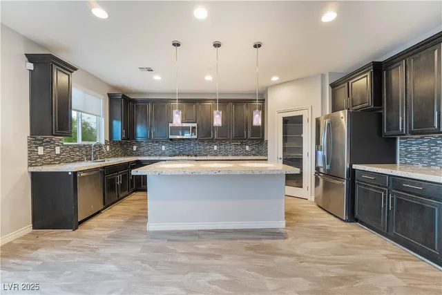 $2,750 | 8078 Encanterra Road, Las Vegas, NV 89113