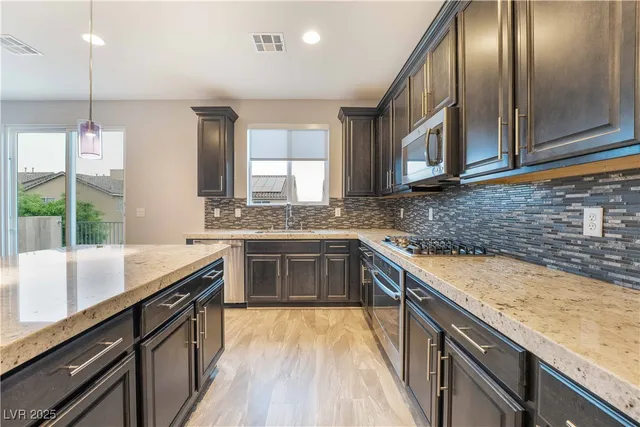 $2,750 | 8078 Encanterra Road, Las Vegas, NV 89113