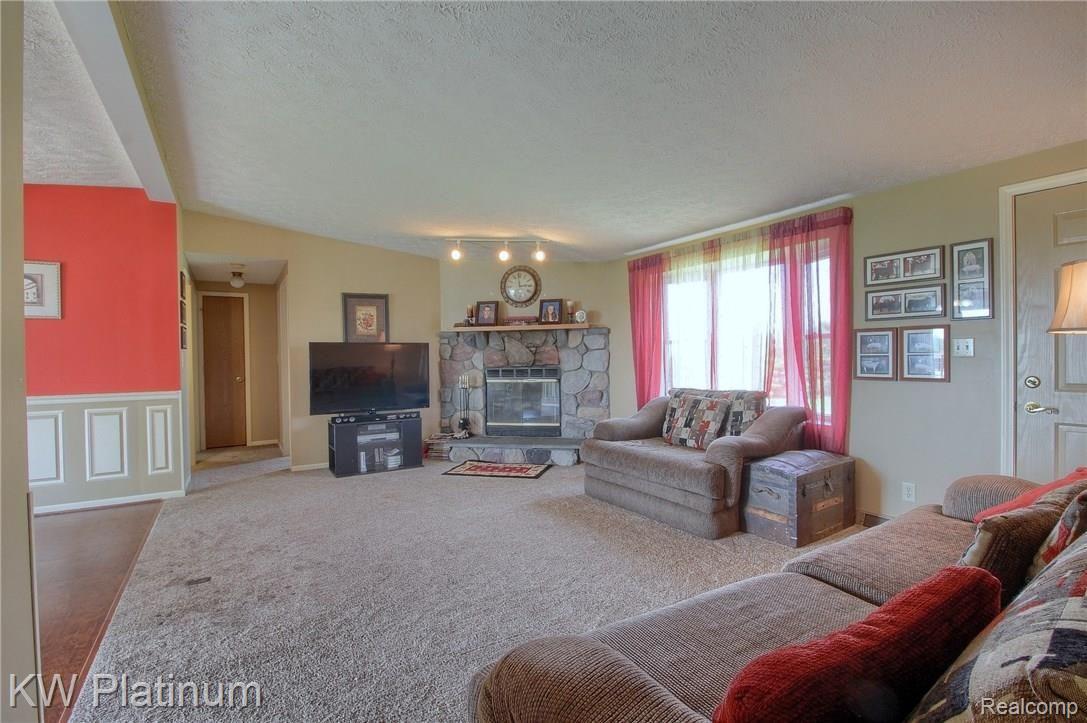 21280 McPhall Road Armada, MI 48005 - Photo 13 of 32 Great_Room.jpg