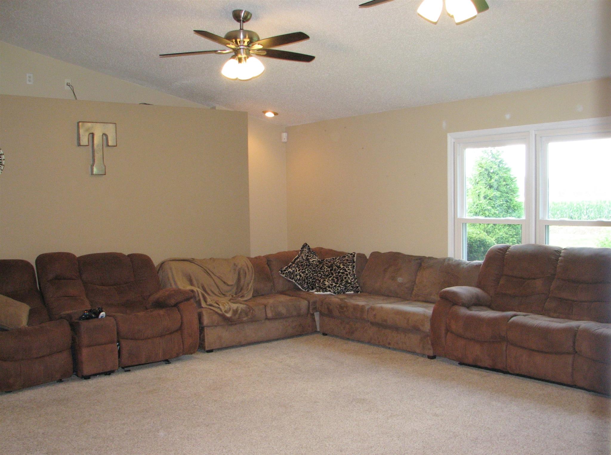 3320 Vines Road Mount Vernon, IN 47620 - Photo 9 of 36 Gallery Image 9