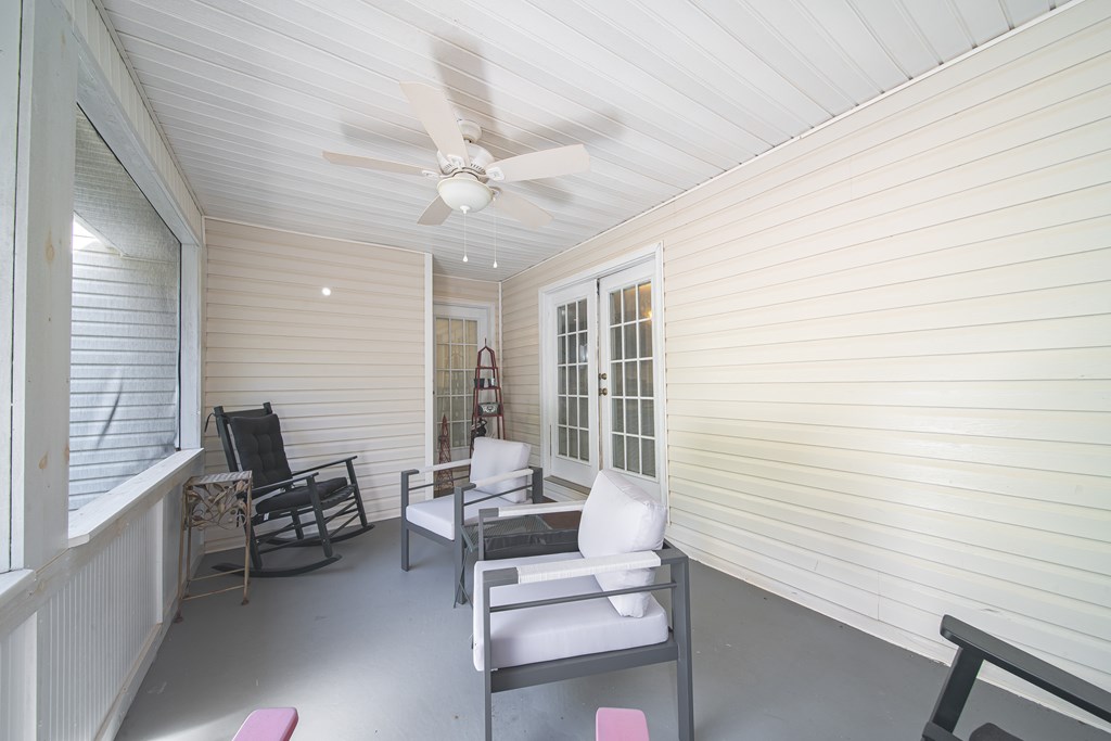 200 Lake Amah Lee Road Hampton, GA 30228 - Photo 28 of 29 a living room with furniture