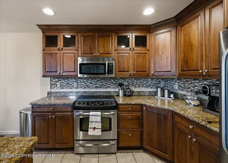 $450,000 | 40 Summit Wind Drive, Lake Harmony, PA 18624