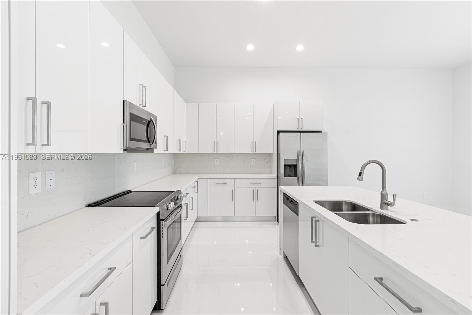 21326 Old Cutler Road Cutler Bay, FL 33189 - Photo 4 of 31