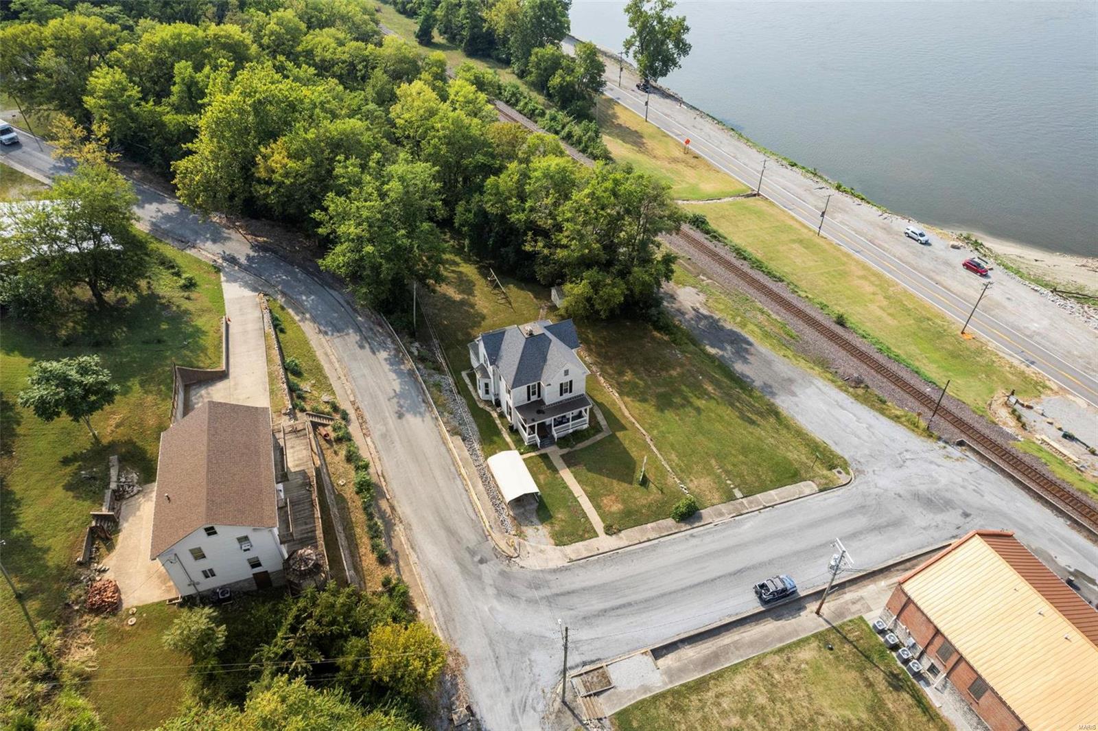 120 Ferry Street Chester, IL 62233 - Photo 2 of 37