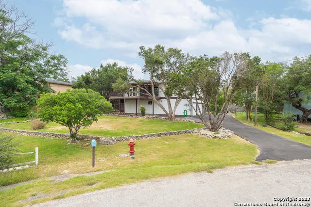 $1,975 | 322 Riviera Drive, Canyon Lake, TX 78133