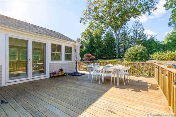 $12,000 | 7 Nappa Drive, Westport, CT 06880