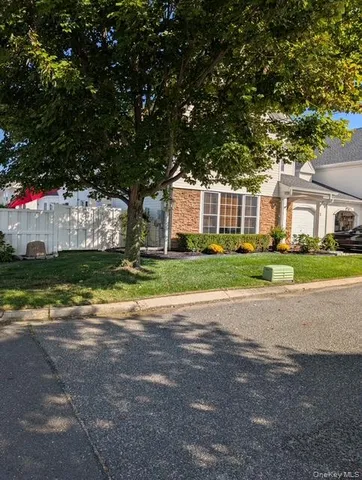 $630,000 | 1 Casey Lane, Middle Island, NY 11953