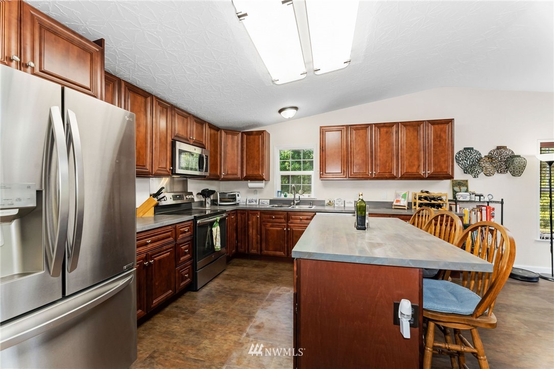 1314 East Trails Road Belfair, WA 98528 - Photo 11 of 33 Gallery Image 11