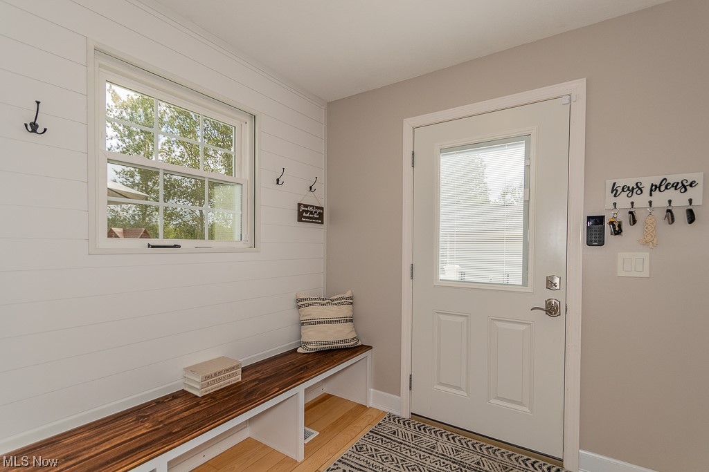 13880 Radcliffe Road Chardon, OH 44024 - Photo 22 of 35 Mudroom with a wealth of natural light