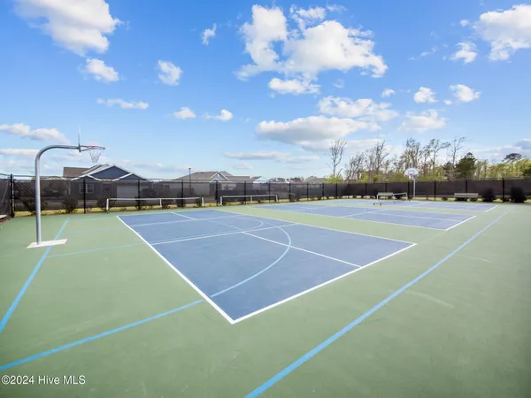 $2,800 | 338 Edgewater Way, Surf City, NC 28445