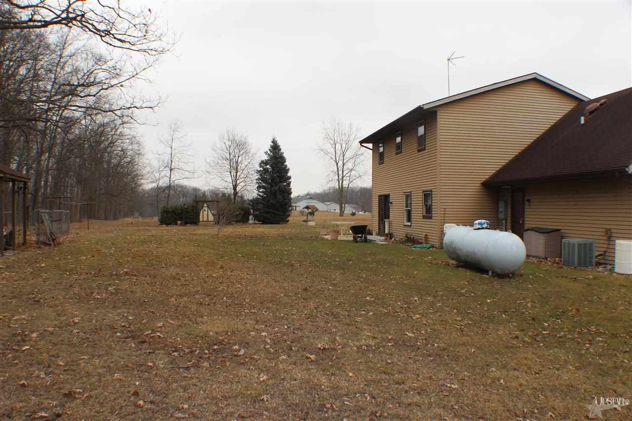18526 Scipio Road Spencerville, IN 46788 - Photo 8 of 36