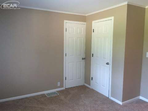 2326 North Linden Road Flint, MI 48504 - Photo 14 of 26 20445365-13.JPG