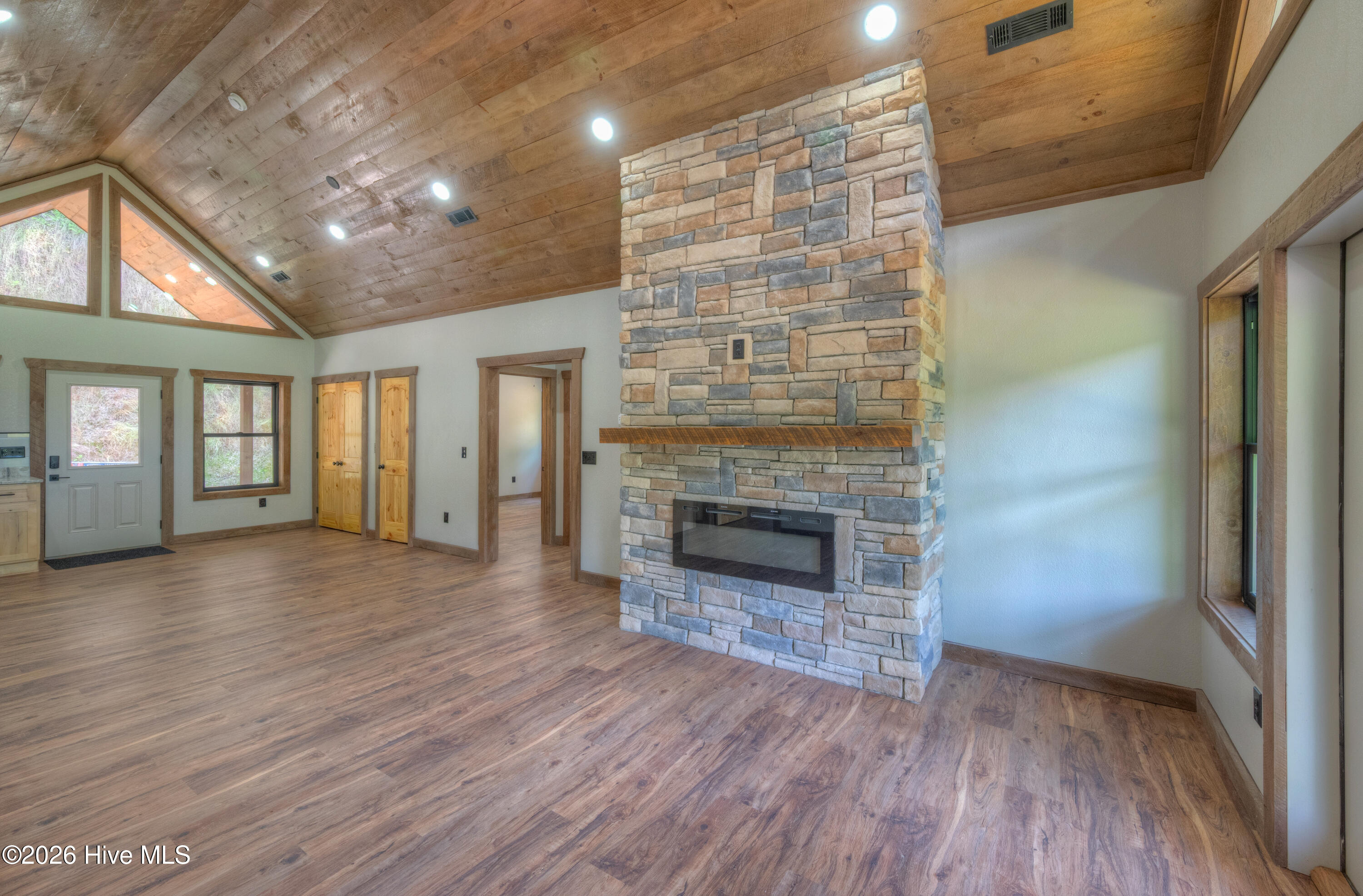243 Butterball Boulevard Murphy, NC 28906 - Photo 6 of 32