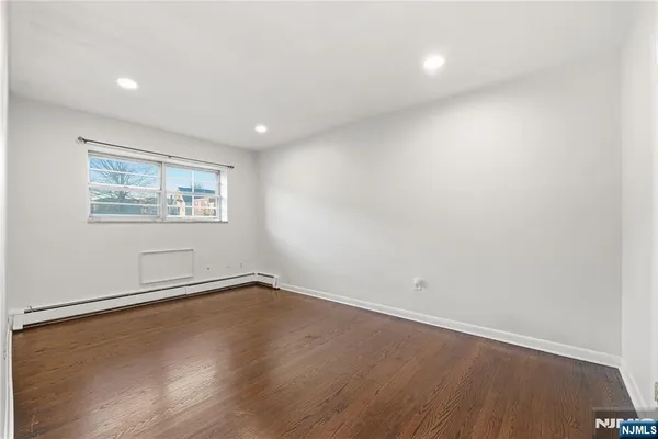 $2,600 | 201 Palisade Avenue, Cliffside Park, NJ 07010