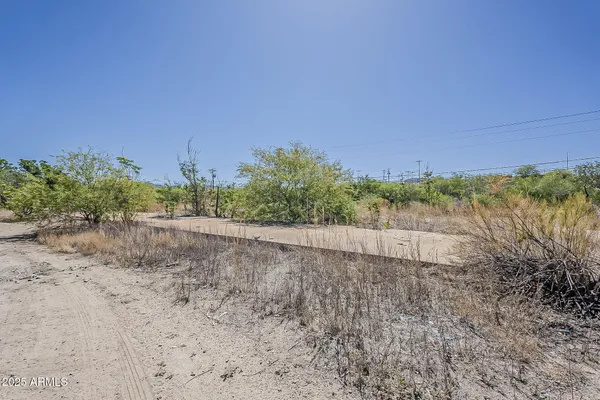 $325,000 | 5621 Maple Leaf Street, Unit 20604007Q, Claypool, AZ 85532